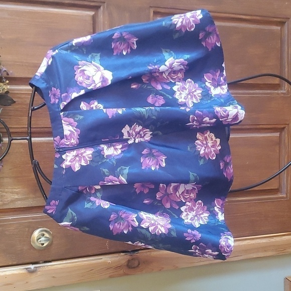 Sequin Hearts Floral Pleated Sz. 5 Skirt - Picture 3 of 11